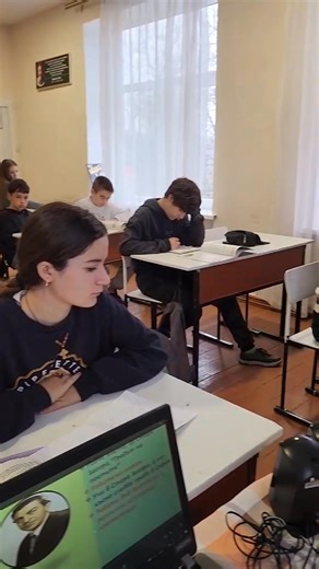 🇧🇬💙в Медиа Българо-Украински Център в село #Нагирне учебният процес е изпълнен с творчество, професионализъм и истинско вдъхновение ✨📚 Обучението по български език и литература, история и цивилизации, география и икономика се провежда от преподаватели с квалификация „учител“, което гарантира високо качество и уверени резултати 🎓💙 Нашите невероятни преподаватели: 🌟 Инна Иванова Мирна – 2. и 3. клас, български език. Вдъхновява децата да обичат езика и да се гордеят с корените си ✏️❤️ 🌟 Све