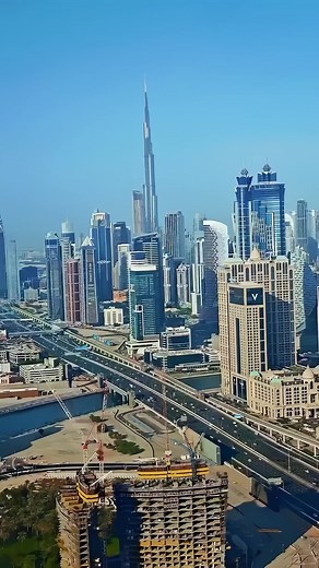 Explore Sheikh Zayed Road in Dubai