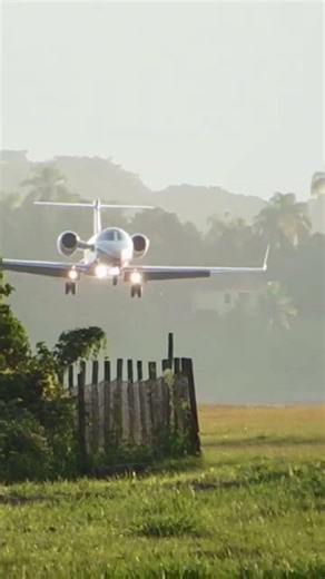 Bombardier Learjet 40 Landing #aviation #learjet #learjet45