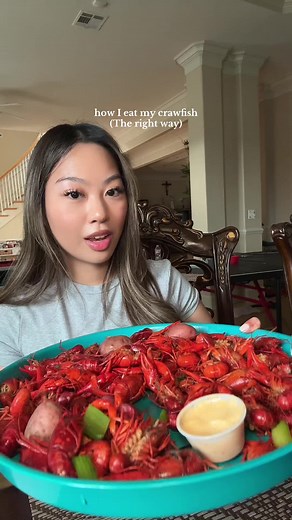 How to Eat Crawfish: A Louisiana Seafood Delight