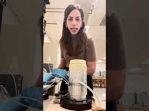 Cyclic Triaxial Test - Sample Preparation - Dry sandy soil