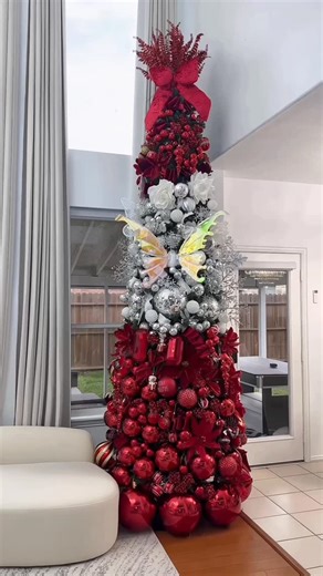 Nitta Nwafor | Wait for the butterfly night glow😍 comment Christmas for links or click the link in my bio to shop How to decorate a FULL Christmas Tree.... | Instagram