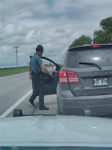 Watch: A traffic stop near the Missouri line became a 106 mph pursuit after police said Natalie Ward restarted her vehicle and sped away. ASP said the chase ended with a TVI rollover and a felony fleeing arrest. FULL VIDEO STORY: https://neareport.com/2026/05/30/video-106-mph-pursuit-near-missouri-line-ends-with-tvi-rollover/