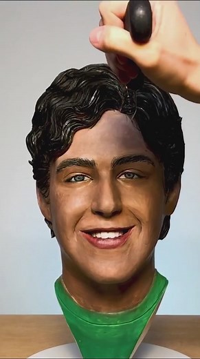 The cooliest cake ever made 🎂 #drakeandjosh #cakeday #diy #recipe #stepbystep #crushedit #baking