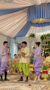 សួរថាផ្លែឈេីហ្នឹងបានអ្នកភ្លេងមែនហង😀 | A La.song