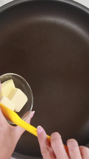 This homemade and sugar-free sweetened condensed is a must for all your hoilday baking! ✅ Recipe: https://www.wholesomeyum.com/sugar-free-condensed-milk/ ⭐️ Get the Besti here: https://www.wholesomeyumfoods.com/shop/sweeteners/monk-fruit/monk-fruit-allulose-blend-powdered/ #keto #sugarfree #ketorecipe #ketorecipes #lowcarbrecipe #lowcarbsweets #ketosweets #sugarfreerecipe #ketosweetener #ketodessert #lowcarbdesserts #lowcarbtreat | Wholesome Yum - Easy Healthy Recipes