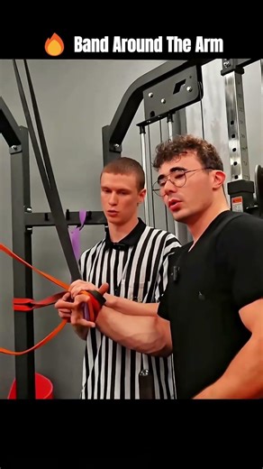 😱 Akimbo 69 vs Bodybuilder Resistance Band Arm Wrestling 💪