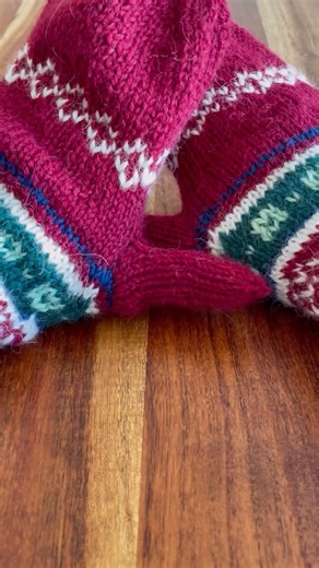Make a pair of mittens with me! #knitting #homemade #diy