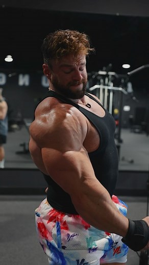 Eric Janicki IFBB Pro | ⁉️WANT BIGGER DELTS⁉️ 1️⃣ Get my App going live in under 2 weeks📲 2️⃣ Focus on these core principles 🔑 **Target All Three Heads of the... | Instagram