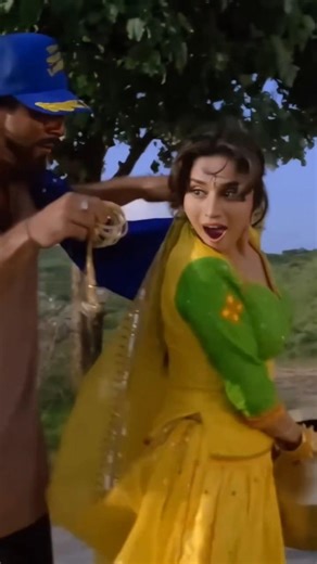 Madhuri Dixit Iconic Dance 🔥 | 90s Royal Entry | Viral Shorts