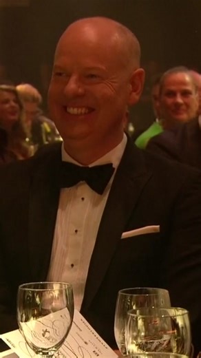 Lego Masters host Hamish Blake emerged as the Logies’ golden boy, winning Gold for most popular personality on Australian TV! ✨ #logies #hamishblake #legomasters #australiantv