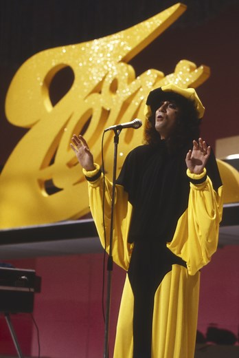 Le canzoni italiane pop più famose degli anni 70 | TV Sorrisi e Canzoni