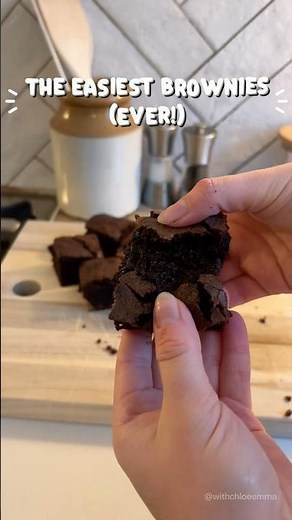 Chocolate chip brownies in 20 seconds | the easiest recipe ever!