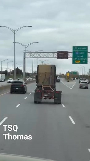 Tu en penses quoi? Le chauffeur roulais avec la remorque tout crochis sur la 20. La remorque etait en angle de derrière. Assez-fou avec quoi les gens roulent!! ** je suis passager** | Truck Stop Quebec