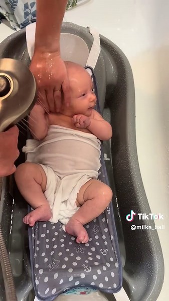 Newborn Bathing with Milka