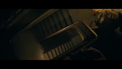 [OFFICIAL TEASER TRAILER] The Bride! (2026) A Film by Maggie Gyllenhaal Warner Bros. Pictures mempersembahkan kisah horor gotik terbaru berjudul “The Bride!”, karya visioner sutradara Maggie Gyllenhaal. Berlatar di Chicago tahun 1930-an, film ini mengisahkan seorang ilmuwan ambisius yang berhasil menghidupkan kembali seorang perempuan dari kematian untuk dijadikan “pengantin”. Namun, ketika sang pengantin menemukan jati dirinya sendiri dan menolak takdir yang dipaksakan, konflik besar pun meleda