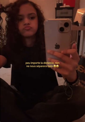 Les paroles elles doivent être en décalé à cause des écouteurs my bad #distance #friend