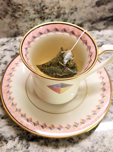 I’m practicing being here, not everywhere. 🤍 Today’s Tea 🍵: Cherry Blossom Green Tea 🌸🍃✨ #mindfulness #slowliving #teatime #porcelain #dailyritual