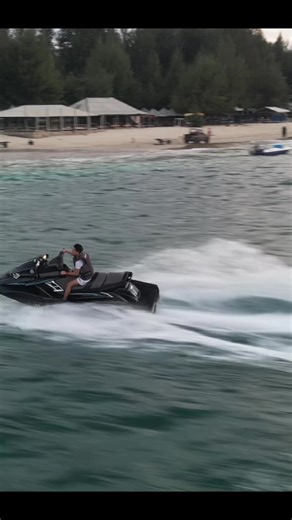 Farel Prayoga Naik Jetski di Pantai - Momen Seru!