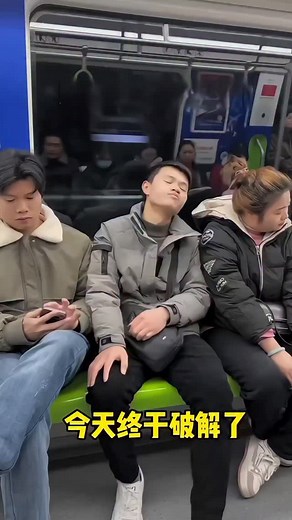 Boy Exposes the Secret Behind Egg Magic Trick | Modelinglovestory