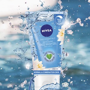 Happy skin = happy you 😄 Get revitalised and healthy-looking skin with NIVEA Daily Essentials Refreshing Facial Wash Gel. Inspired by nature, created for you. #NIVEACare #LookBeautiful | NIVEA