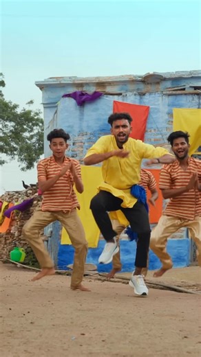 Rela Gopal on Instagram: "మహానందిబుగ్ నీళ్లు // నంద్యాల మట్టి పాట #viral #trending #milin #songs #folksong #viralreels Main Singer Rela gopal Cast Madhu Krishna ( Dhee 15 Title Winner ) Swapna Screenplay - Direction - Choreography DJ MADHU Music Rexson Vejendla నన్ను నా పాటలని ఆదరించి అభిమానిస్తున్న ప్రేక్షకులకు నా కళాభివందనాలు మీ రేలా గోపాల్ 🙏🙏🙏"