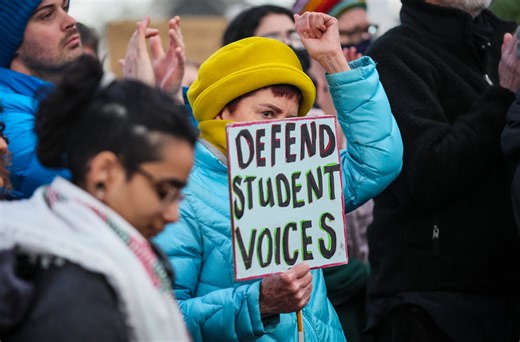 Hundreds of Tufts students and graduates demand a ‘full-throated’ response to Trump administration crackdown - The Boston Globe