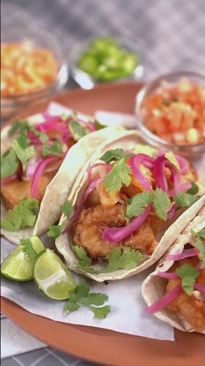 Tacos vs Burritos: Which Mexican Favorite Wins? 🌮🌯 #shorts