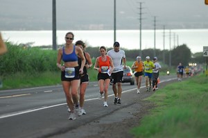 Runner Collapses at Finish Line of Maui Marathon | Maui Now