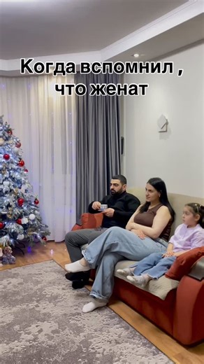 Vardanush Gevorgyan on Instagram: "Так и живем 😁😁😁"