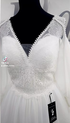 MANGAS DESMONTABLES DE CUENTO DE ADAS Vestido de novia 2 en 1 corte línea con escote en V. #SoychicaKlan #vestidosdenovia #boda #bodas2022 #bodasoñada #miboda #vestidoprincesa #vestidocorteprincesa #vestidopersonalizado #novias2022 #mecaso #bodaenproceso #vestidodenovia #bridetobe #mivestidodenovia #bridetobe2022 #compromiso #comprometidos | Klan: Vestidos de novia y más