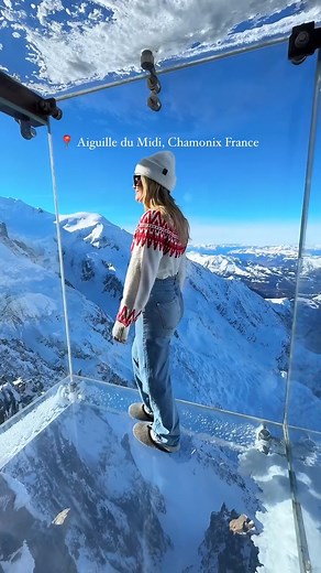📌 SAVE this post for your bucket list! Would you walk in a glass box 12,000 feet above the French Alps?! 😱 Visit Aiguille du Midi – a 3842m peak with stunning 360° views of Mont Blanc. Take the world’s highest cable car from Chamonix and step into the “Step into the Void” glass box if you dare! 😍 TIP: Book in advance for the best views on a sunny day! 🌞 📷 wellnesstravelled | Co-op Travel
