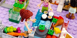 This Lego Fan Elevates ‘Building Your Own Burger’ to a Whole New Level