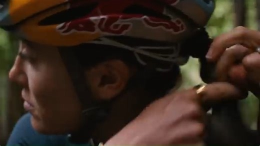 Rivian 下调 2027 年盈利目标