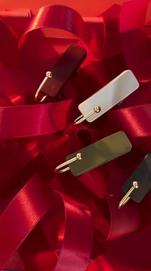 1.2K views | So many choices, how do we decide? Let us know which color you’re grabbing in the comments ⬇️ #Command #CommandHacks #Commandhooks #holidaydecor #holidaydecorhacks #holidays | Command | Facebook