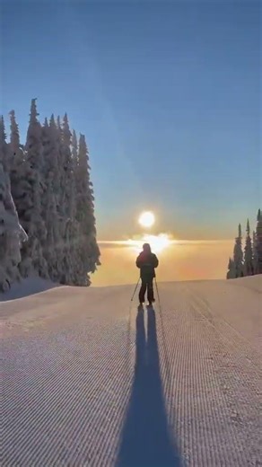 The office as a ski instructor at SilverStar resort, Canada ✨