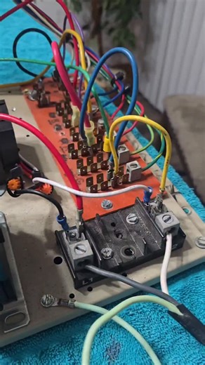 Part 3, final part on this sequencer series. We look at the double stack sequencer in operation passing power through. Mentally picturing this switching or bridging in electrical circuits is crucial to predicting what will happen if you energize the sequencers or relays, and identifying the breakdowns. A huge part of HVAC diagnostics! #hvac #hvavapprenrtice #hvactechnician #hvaclife | Let's Be Techs