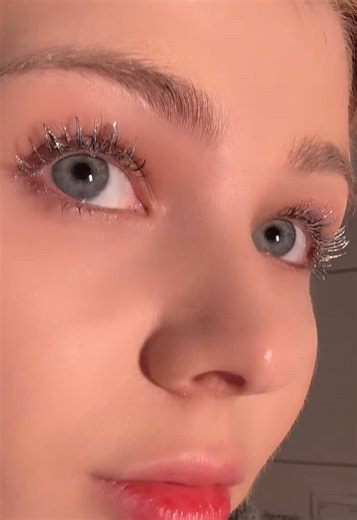 Create Sparkling Eyes with Crystal Gaze Glitter Mascara