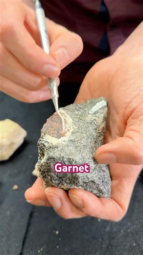 Hey January babies, it’s #garnet time ❤️ #birthstones