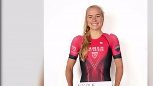 Triathletin verursacht heftigen Sturz von Teammitglied – Fans reagieren vollkommen anders als die Sportlerinnen