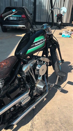 1978 Harley-Davidson Shovelhead custom chopper. Vintage V-Twin, raw sound, pure old school #bikelife