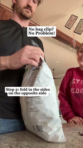 How to close a chip bag without a bag clip!🫡 #momhack #momhacks #hack #momtips #momtipsandtricks