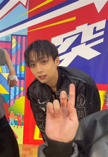アリオ川口お越しの皆さんありがとうございました！ 3rd ツアー開催してます！ 残すところ‼️ 2026.07.04 📍大阪会場 ESAKA MUSE ※愛知・東京公演はSold out 2026.09.23(Wed) #defclass 初の史上最大ワンマンライブ 『