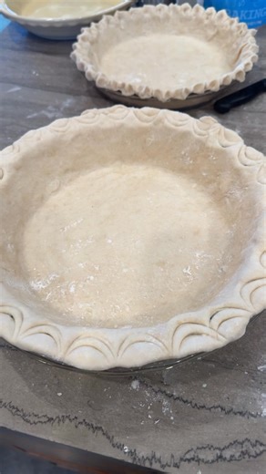3.2K views · 82 reactions | If you’re struggling making your pie crust edge “pretty” — try this double spoon method! | Laughing Rooster Eats | Facebook