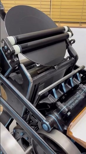 🖤 Antique Printing Machine – A Masterpiece!