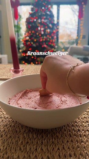 Day 3 of 25 Days of Christmas Recipes: Braunschweiger Spread 🫶 Anyone else a Braunschweiger family? If you have never had it at least try it! Trust me it is so good. #braunschweiger #diprecipe #spread #midwesternrecipes #germanfood #pate #liver #christmasappetizer #familyrecipe #midwest
