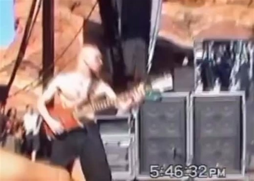 -NuMetalForever- on Instagram: "//Mudvayne performing “Dig” during “Tattoo The Earth 2000” at the “Red Rocks Amphitheatre” in Morrison, Colorado on August, 10th, 2000!// - 📸: Johnny Salazar! #mudvayne #chadgray #ryanmartinie #gregtribbett #matthewmcdonough #mattmcdonough #gurrg #guug #spug #spag #chud #kud #ryknow #rud #ld50 #dig #fallintosleep #forgettoremember #dowhatyoudo #notfalling #undermyskin #hurtpeoplehurtpeople #thenewgame #theendofallthingstocome #lostandfound #happy #metal #numetal 