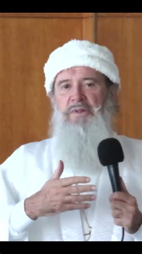 Rael: The suffering hidden behind a smile