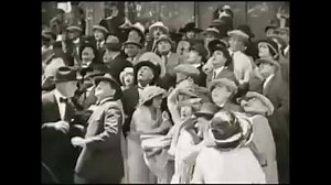 #HaroldLloyd's iconic scene in the silent film 'Safety Last' | Always Keep Smiling