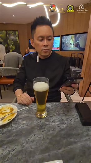 Adrian Wee | “你的工作，可能比你想象中更快被机器人取代。” 这不是吓唬人，而是很多员工正在面对的现实。 科技在变，工作在变，安全感不再来自一份工作。 那什么才是真正的安全感？ 对很多人来说，是资产。 可以每个月收租金的房地产， 带来稳定现金流， 而且长期来看，价值也在上涨。... | Instagram